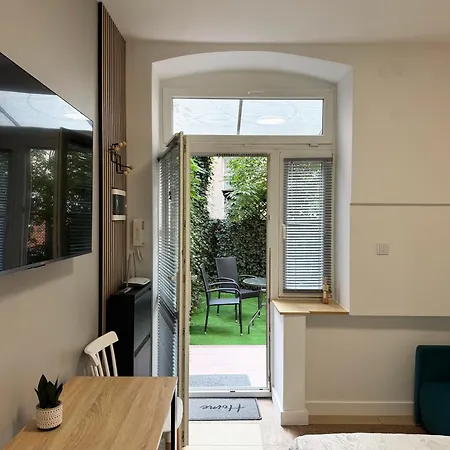 Modern Old Town Railway Station Apartment *