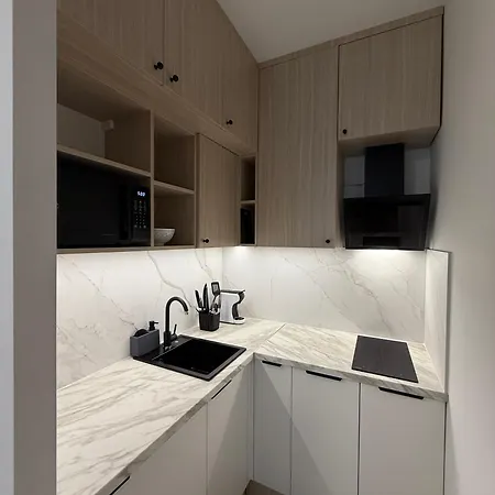 Modern Old Town Railway Station Apartment *